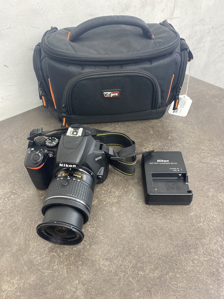 NIKON D3500 DIGITAL CAMERA W 1855MM DX VR LENS, BATTERY CHARGER, CASE Lambert Pawn Shop