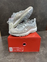 Nike Air Max 98 X Supreme 844694-100 Size 9 Like new