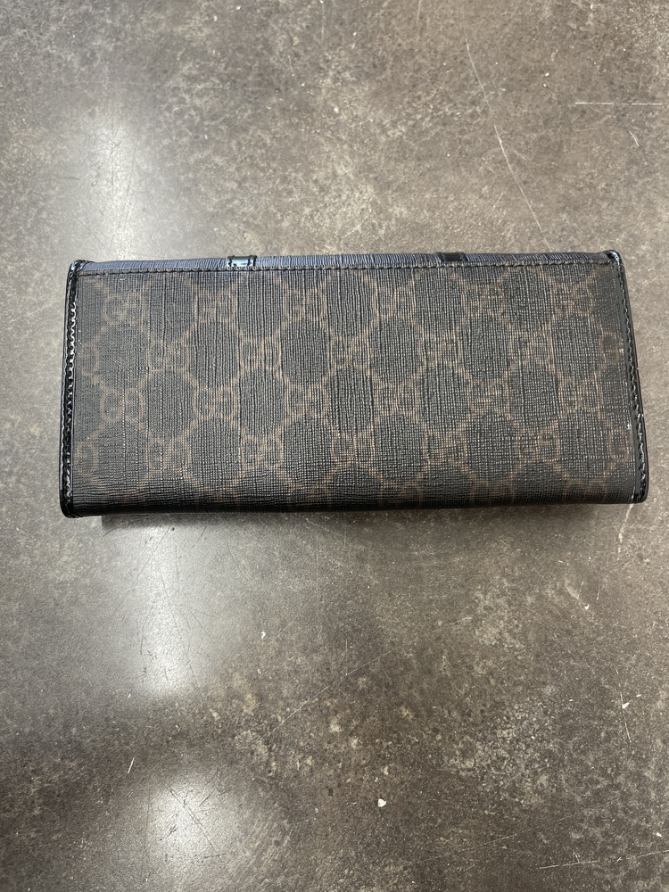 GUCCI LONG WALLET WITH HEART DESIGNS ON THE FRONT FLAP