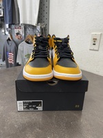 AIR JORDAN 1 MID 'TAXI' YELLOW BLACK AND WHITE SIZE 9.5 554724 701