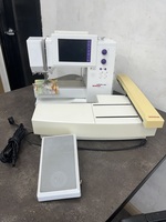 BERNINA ARTISTA 200 SEWING AND EMBROIDERY MACHINE KIIT WITH EXTRAS 