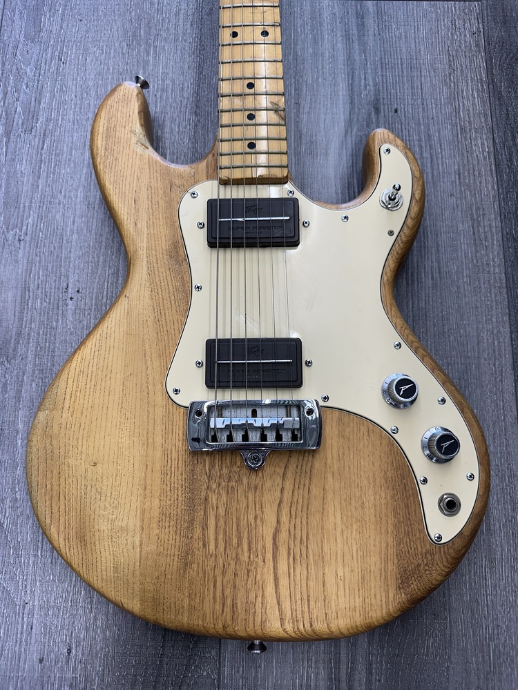 Peavey T-15 Electric Solid Body Guitar Natural Wood w/ Original Hard Case