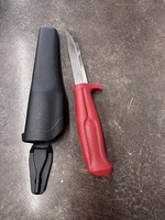 MORAKNIV CAFTLINE BASIC 511 HIGH  CARBON STEEL WITH A RED HANDLE AND BLACK COVER