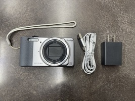 Kodak PixPro FZ151 (with charger, 1 battery)