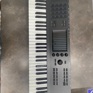 Akai Professional MPC Key 61 Standalone MPC Synthesizer Keyboard