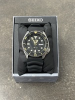 Seiko 5 Sport SRPPD57K1 Day Date (Stainless band and box)