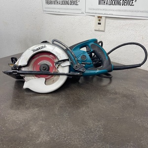 Makita Rear Handle Hypoid Circular Saw 5477NB