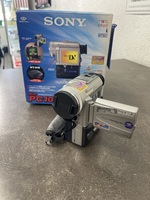 Sony Handycam DCR-PC100 MiniDV Digital Video Camcorder Camera