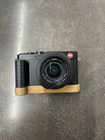 Leica D-Lux Type 109 (w/ charger and 1 battery)