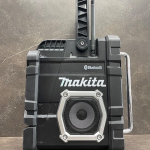 Makita Bluetooth Radio XRM06