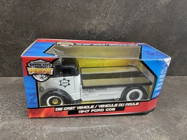 Badge City Heat Die Cast 1947 Ford COE Police Towing 