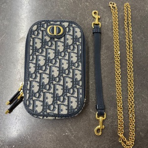 Dior 30 Montaigne Call'in Phone Holder