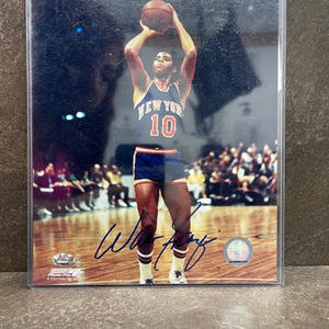 Walt Frazier NY Knicks Autographed Photo ( Shooting 8x10)