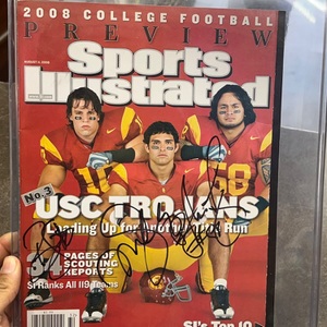 SPORTS ILLUSTRATED USC TROJANS 2008 ISSUE SIGNED WITH COA