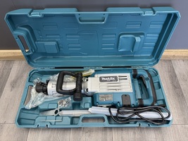 Makita JH-555 (1-1/8 in. 45 lb. AVT Demolition Hammer)
