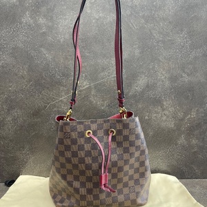 Louis Vuitton Damier Ebene Bucket Bag 