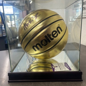 MAGIC JOHNSON AUTOGRAPHED BASKETBALL WITH BECKETT COA 