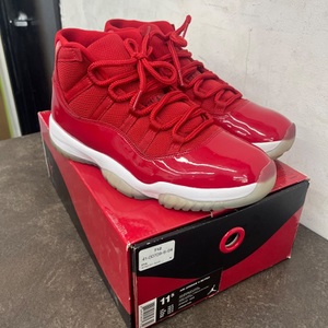 PAIR OF JORDAN RETRO HIGH 11 378037 623 SIZE 11.5 WORN TWICE WIN LIKE 96