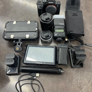 SONY A7III (ILCE-7M3) MIRRORLESS CAMERA KIT 50MM 16MM LENSES, CHARGER + EXTRAS