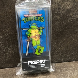 Nickelodeon TMNT Fig Pin Leonardo 