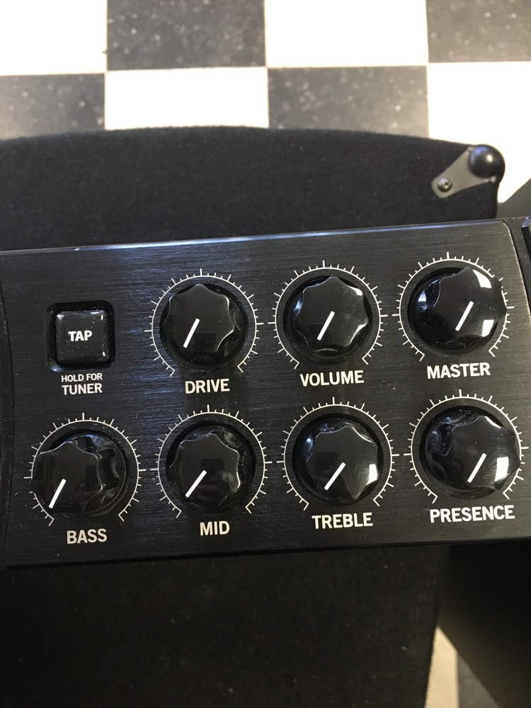 LINE 6 POD HD PRO X PROCESSOR WITH LINE 6 FBV EXPRESS MK2 FOOTSWITCH