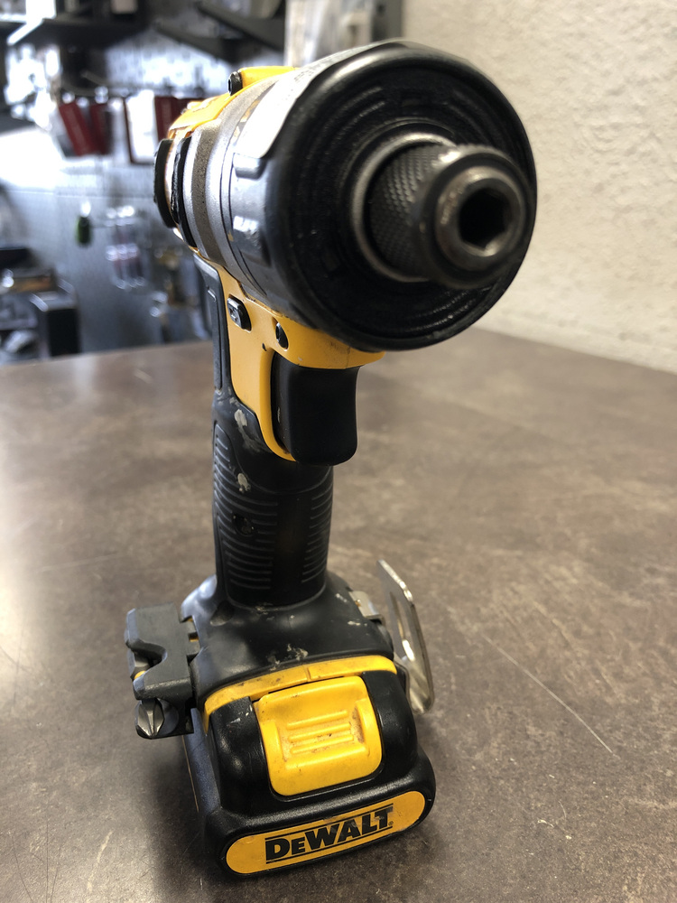 DEWALT 12V DCF610 Cordless Screwdriver w/ 12v 1.5AH Battery Lambert