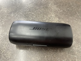 BOSE SPOR EARBUDS WIRELESS IN - EARBUDS TRIPLE BLACK SELLING FOR PARTS.