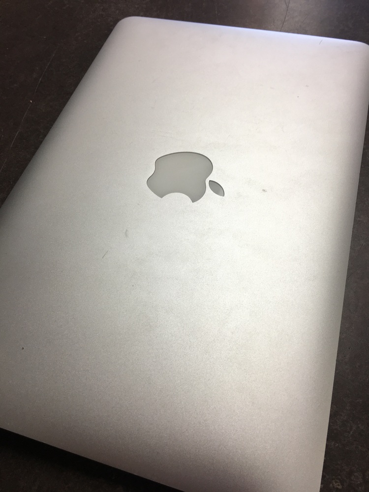 APPLE MACBOOK MODEL A1465 SOLD FOR PARTS 