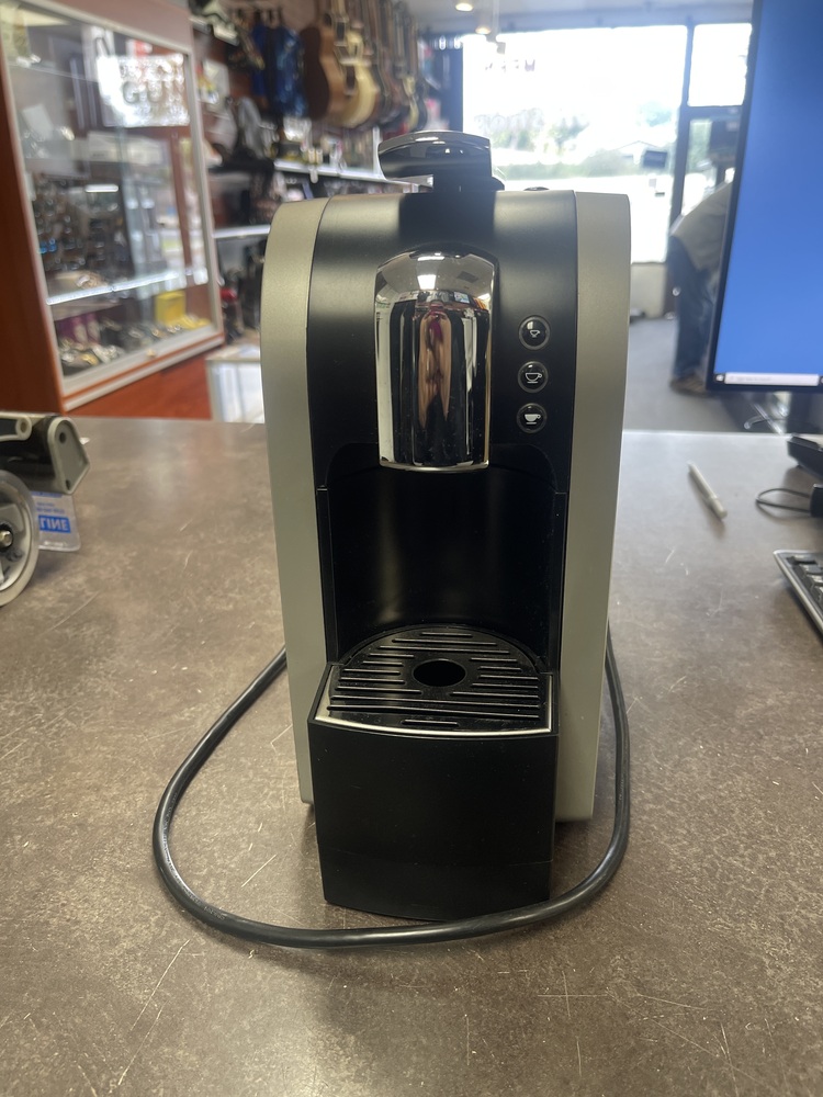 STARBUCKS VERISMO COFFEE MAKER & ESPRESSO POD MACHINE KFEE 11 5P40