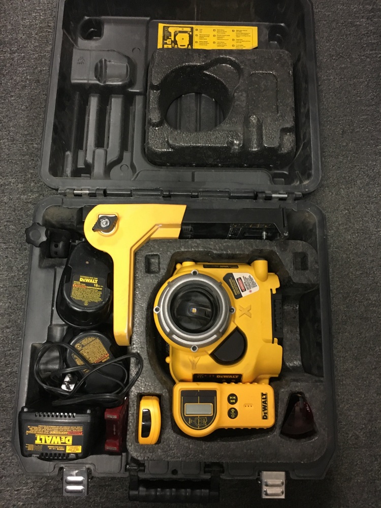 DEWALT DW077 SELF LEVELING LASER KIT WITH ACCESSORIES | Lambert Pawn Shop