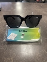 QUAY AUSTRALIA PSA 125 THAT COMES WITH A CLEAR CASE, GLASSES WIPE 
